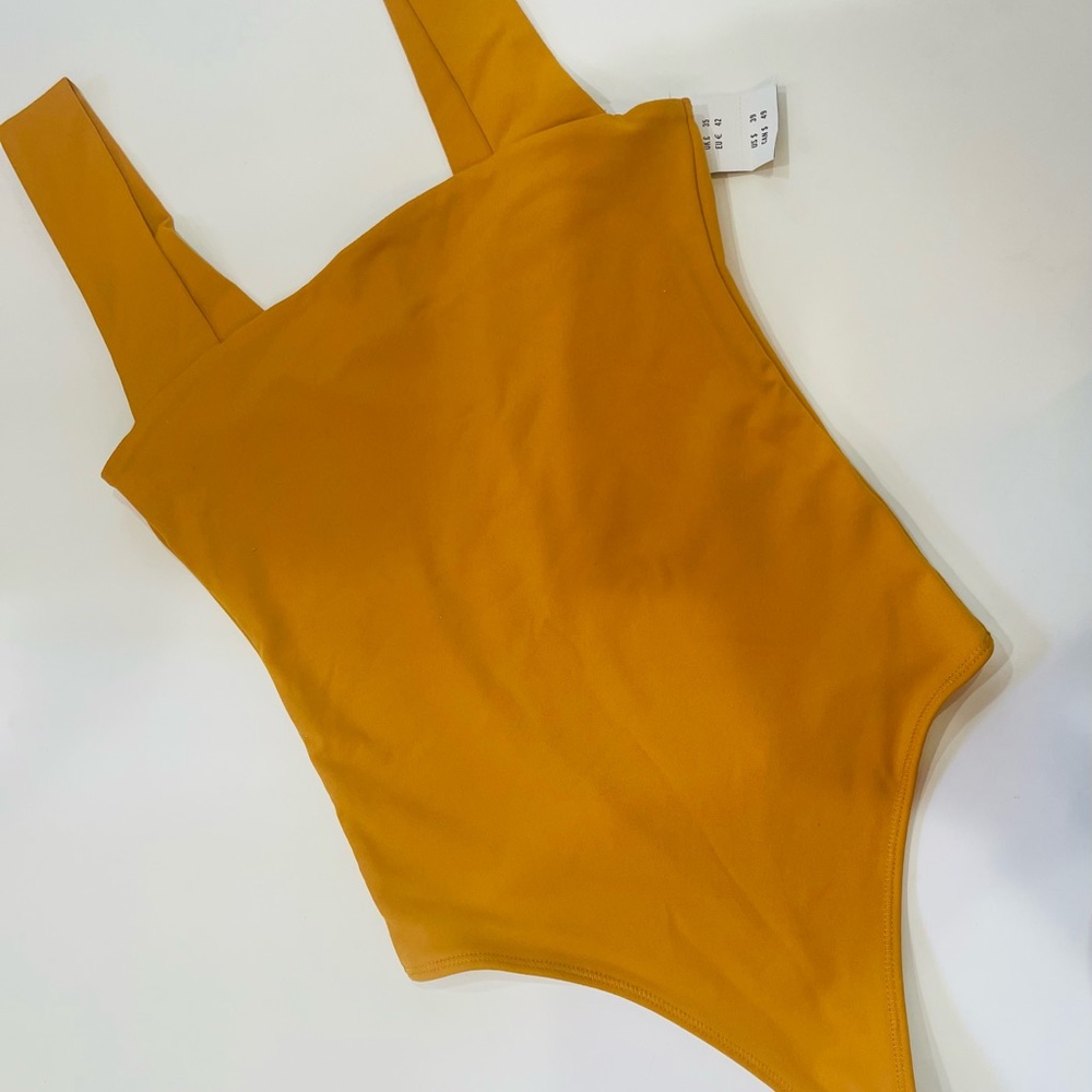 Rust colored bodysuit from a&f